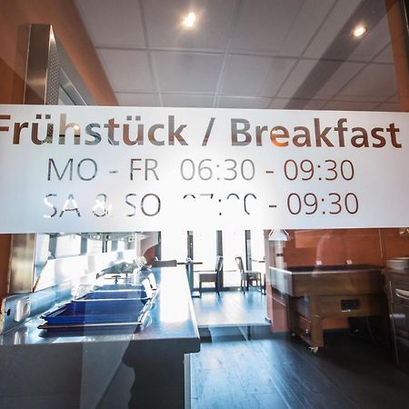 Hotel Turmfalke 24H Check In Linz Exterior photo