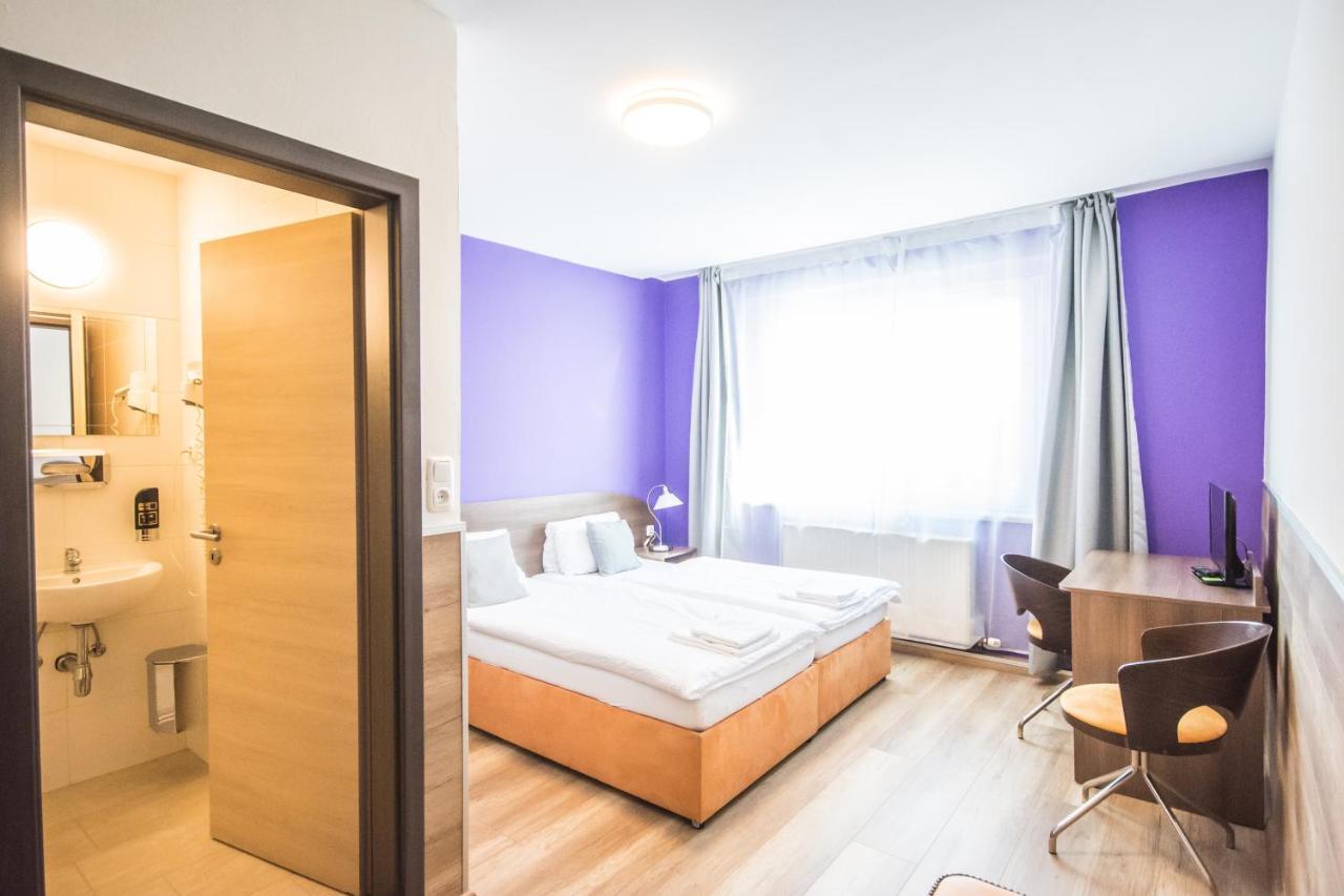 Hotel Turmfalke 24H Check In Linz Exterior photo